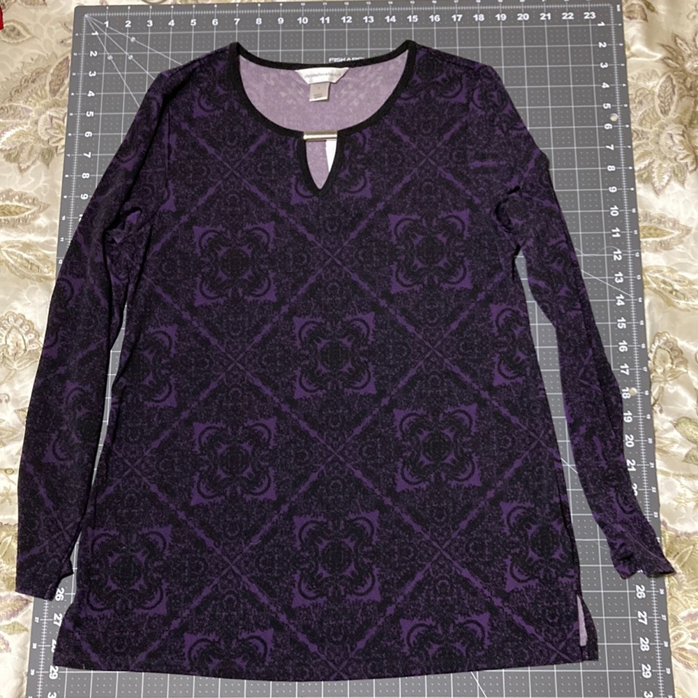NWT purple and black geo print long sleeve tee with silver keyhole neckline. S